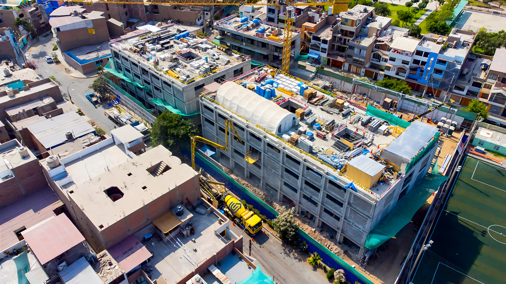 UNICON está presente en más de 25 Escuelas Bicentenario suministrando soluciones de concreto de forma simultánea